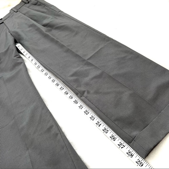 (🎄BOGO) Van Heusen Dress Pants Cuffed Hem Pleat Front Gray 30 29 Office EUC - Picture 8 of 8